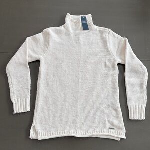 Abercrombie & Fitch Cozy knit roll neck and hem White Turtleneck Sweater